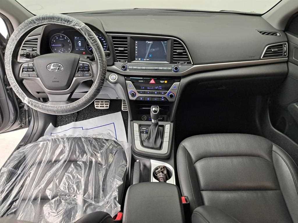 HYUNDAI Avante - Vista 6