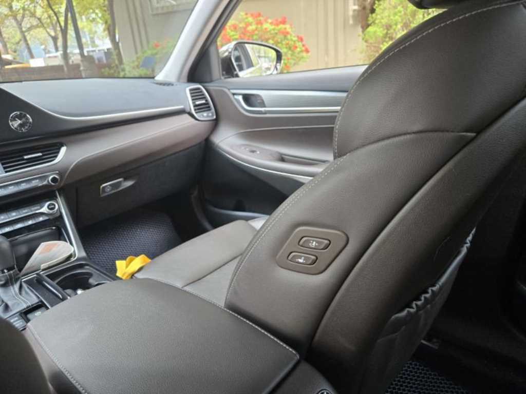 HYUNDAI Grandeur - Vista 12