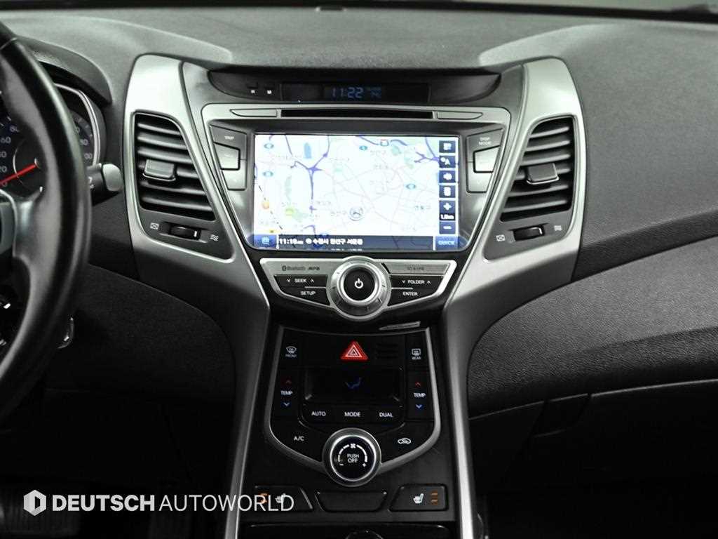 HYUNDAI Avante 2016 Blanco - Importación desde Corea - HF Imports Iquique - Foto 14