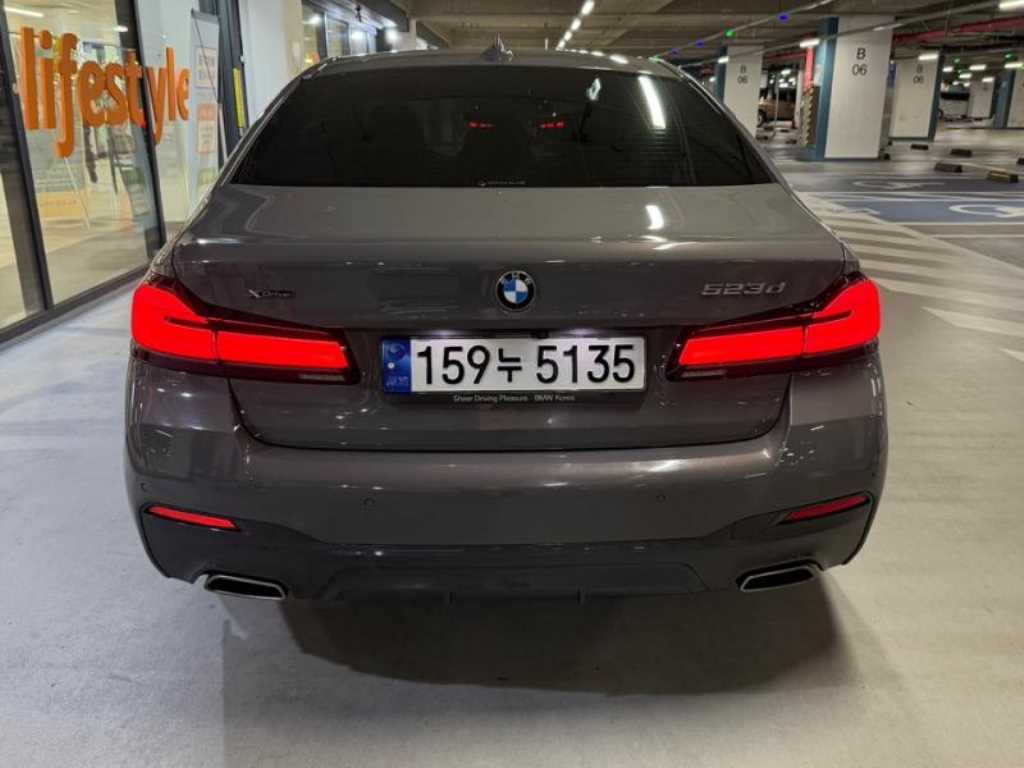 BMW 5 Series - Vista 5