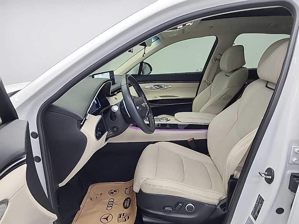 Genesis GV70 - Vista 11