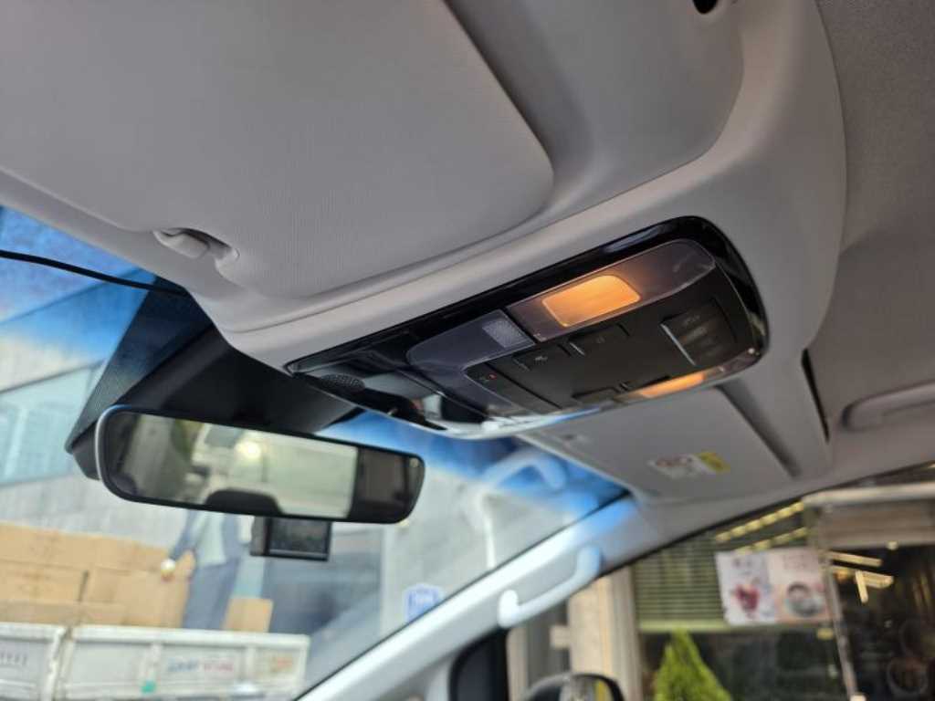 HYUNDAI Staria - Vista 11