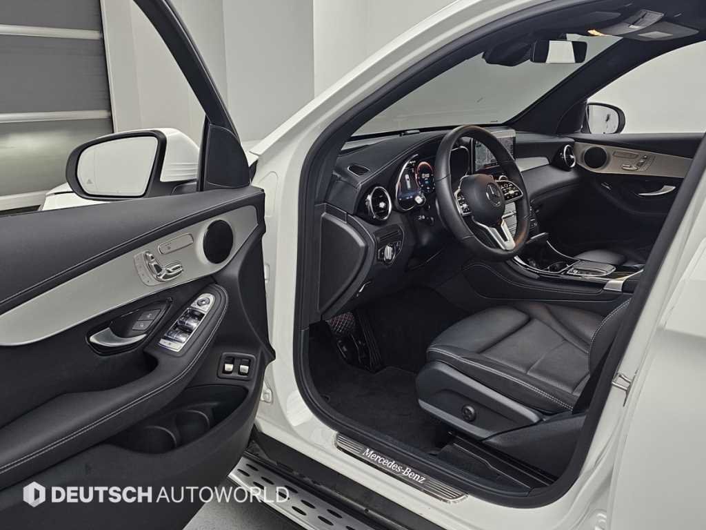 Mercedes Benz GLC Class - Vista 11