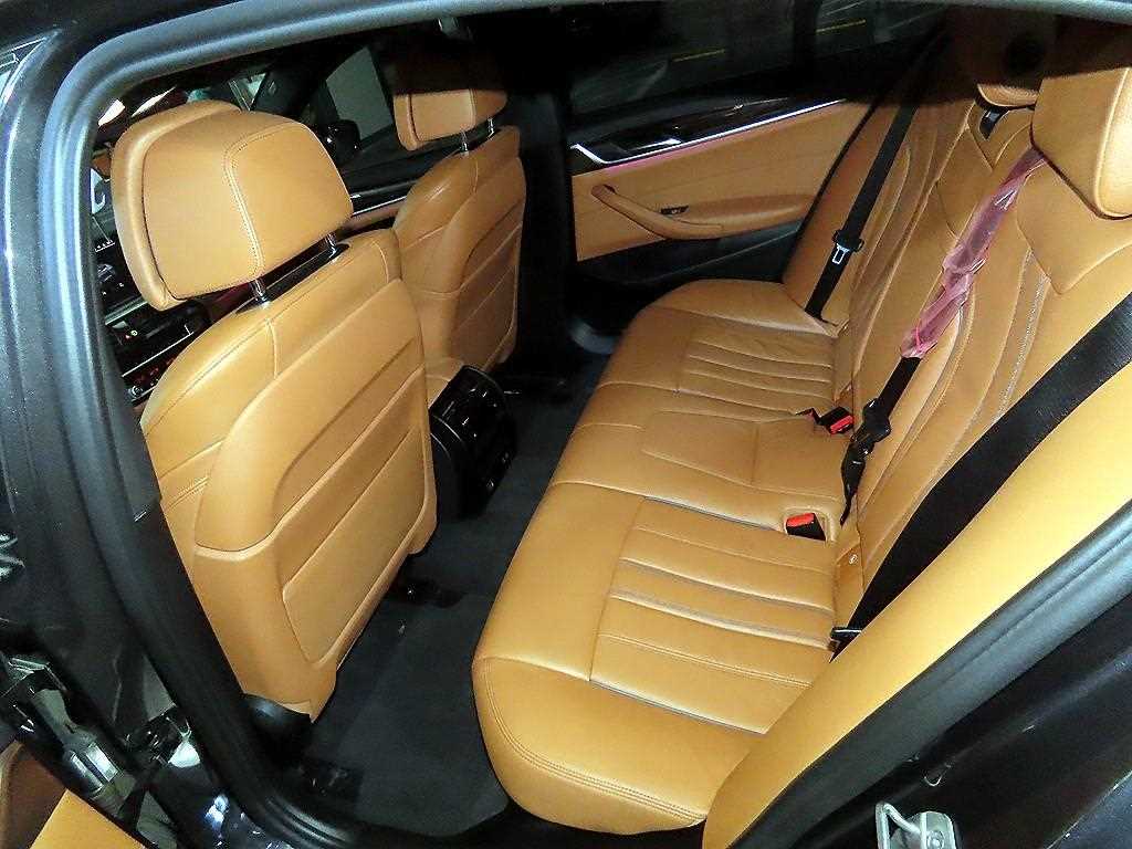 BMW 5 Series - Vista 7