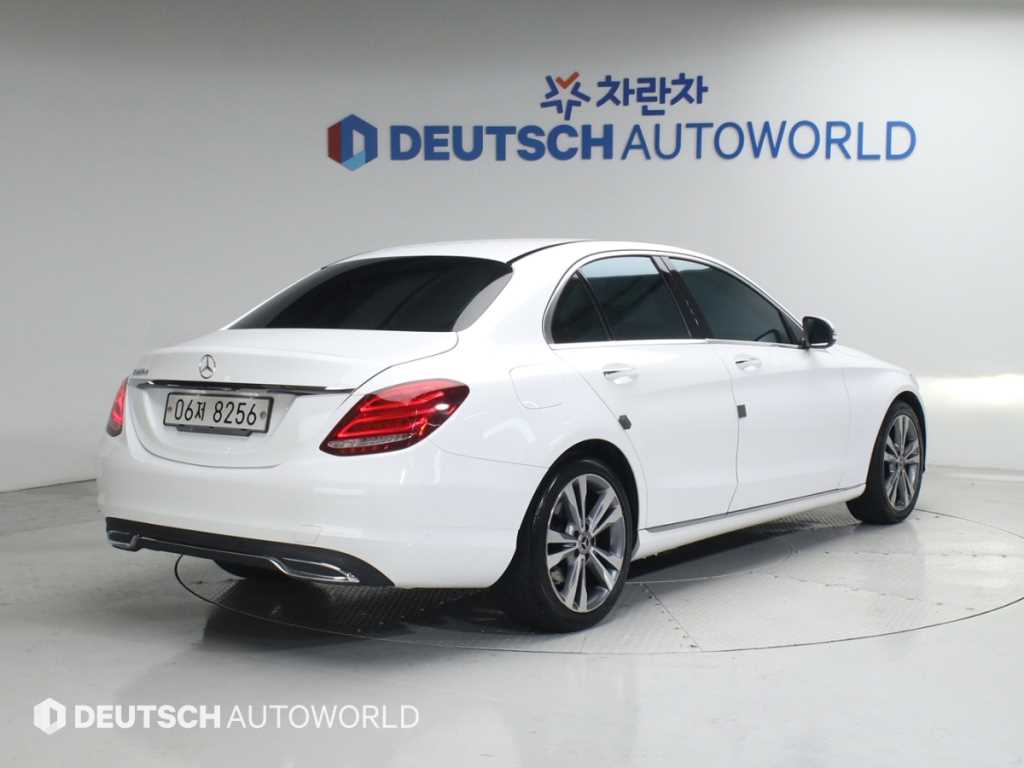 Mercedes Benz C Class - Vista 2