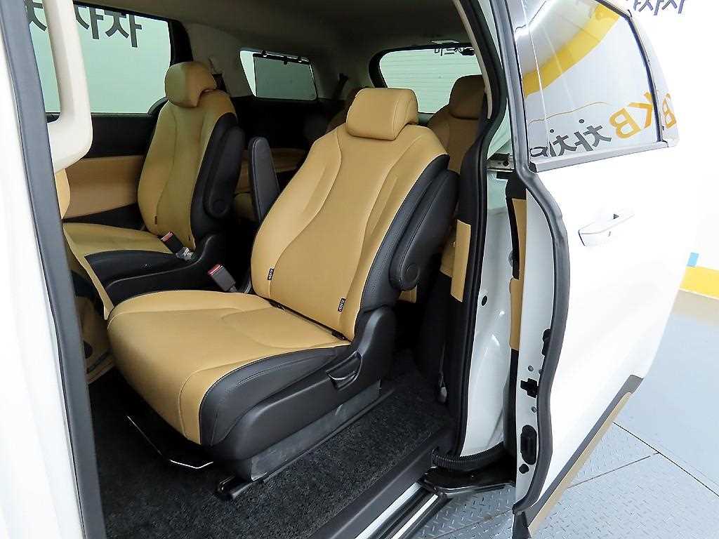 KIA Carnival - Vista 6