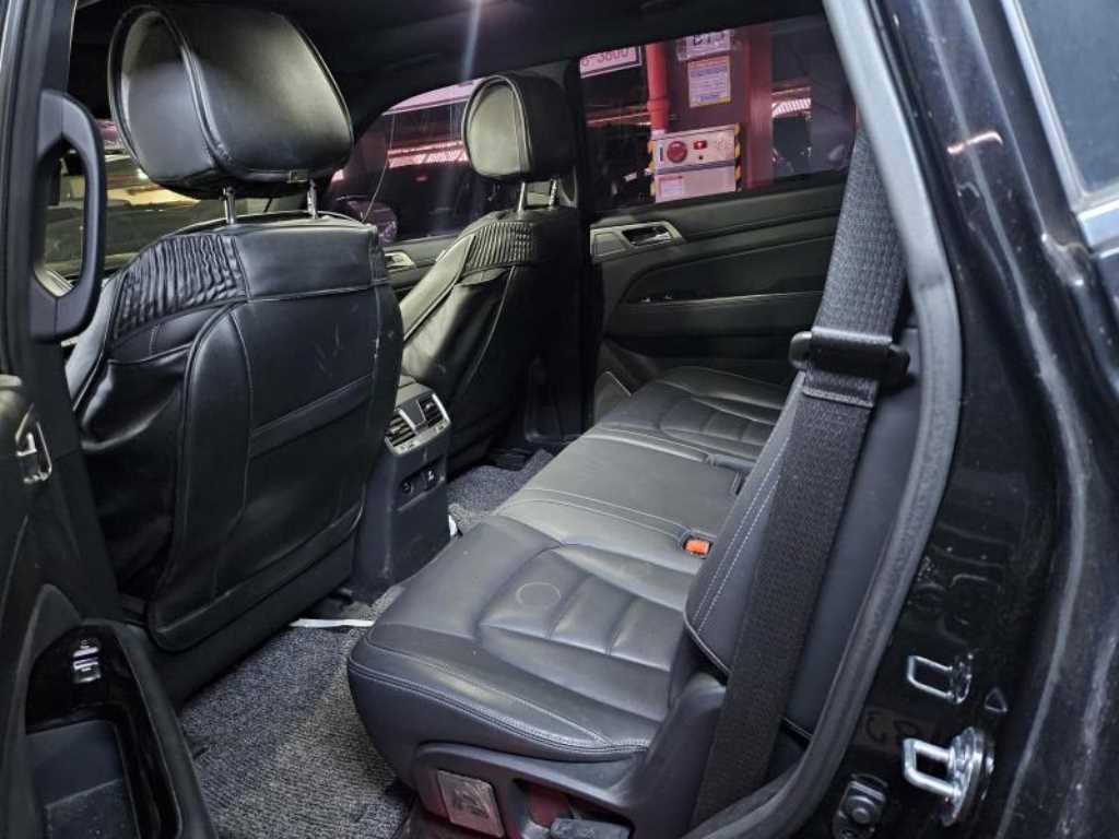 Ssangyong Rexton - Vista 9