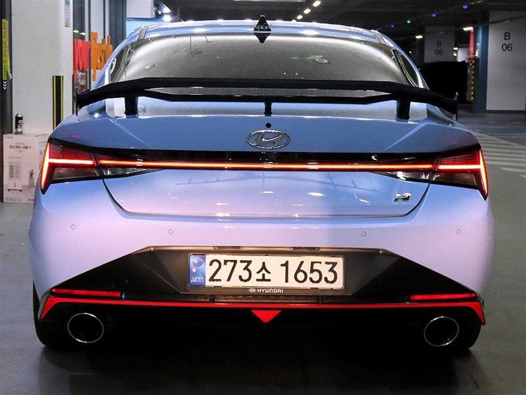 HYUNDAI Avante - Vista 5