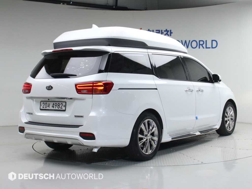 KIA Carnival - Vista 2