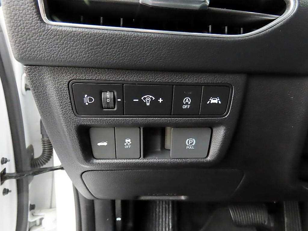 HYUNDAI Sonata - Vista 12