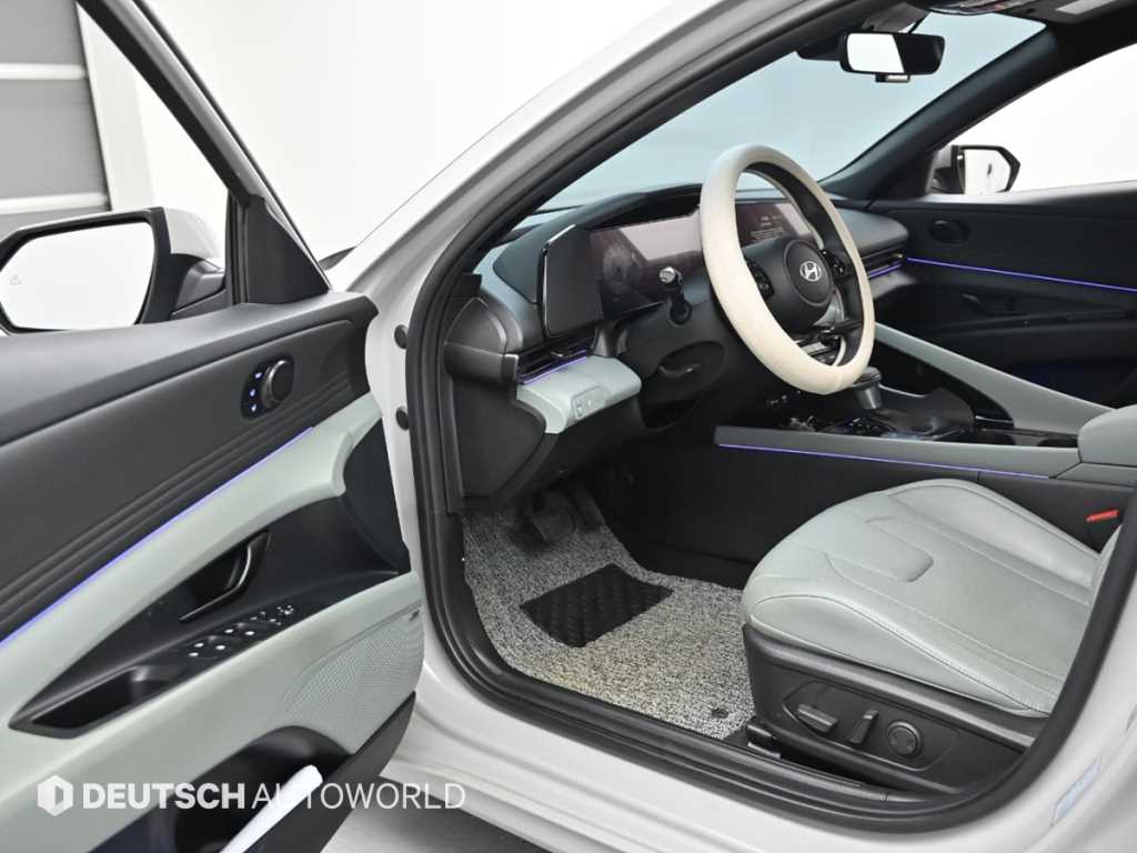 HYUNDAI Avante - Vista 11