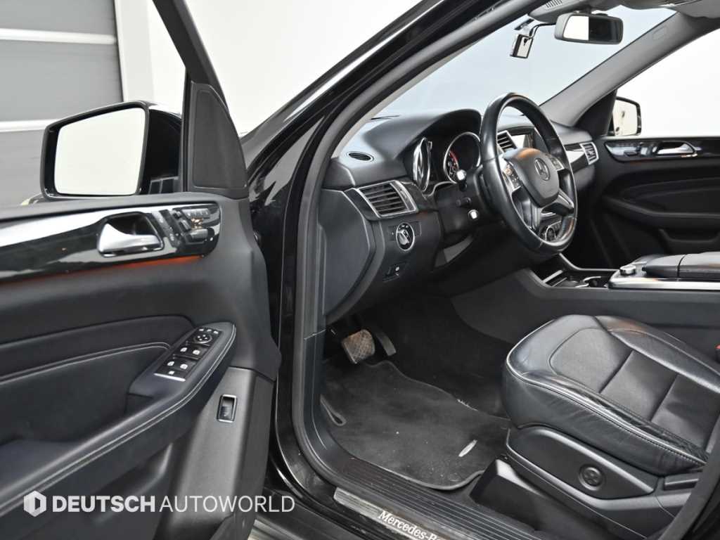 Mercedes Benz M Class - Vista 11