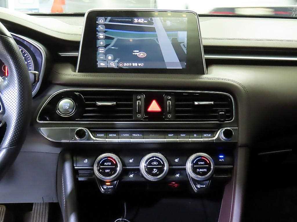 Genesis G70 - Vista 11