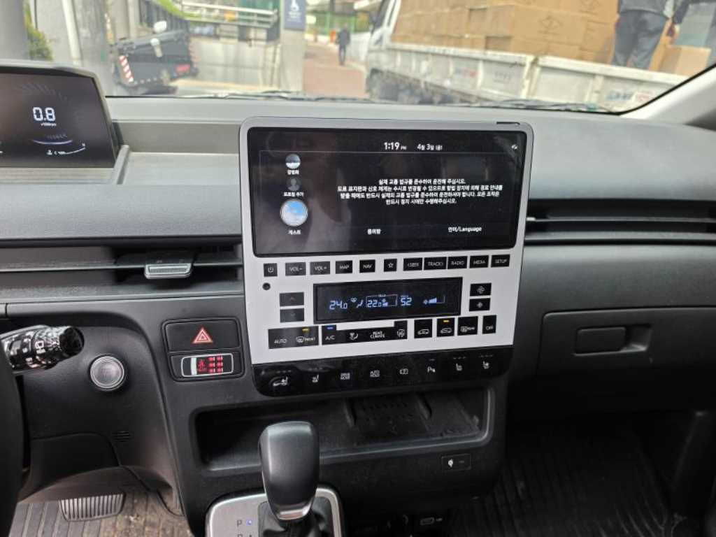 HYUNDAI Staria - Vista 10