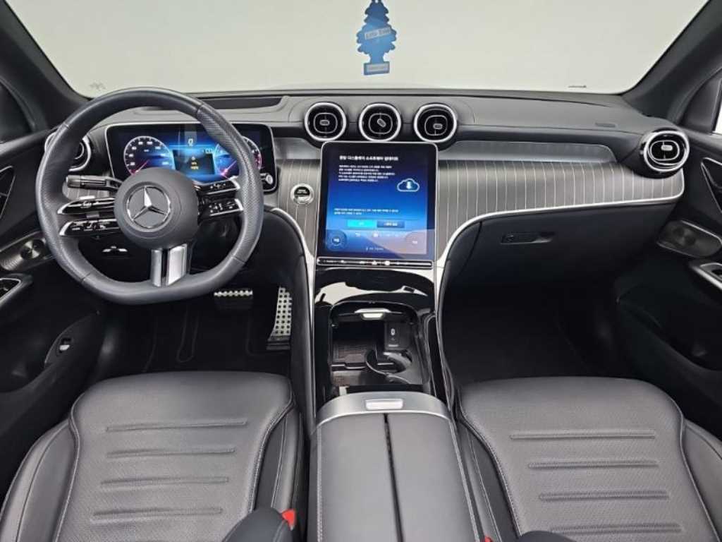 Mercedes Benz GLC Class - Vista 5