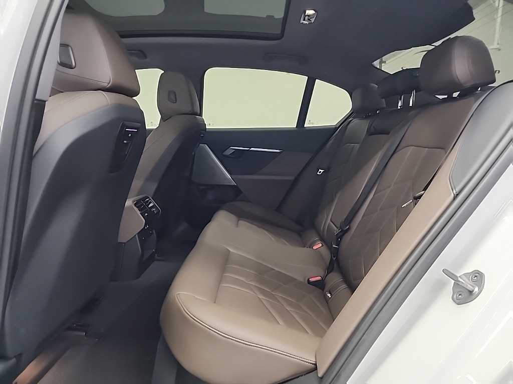 BMW 5 Series - Vista 12