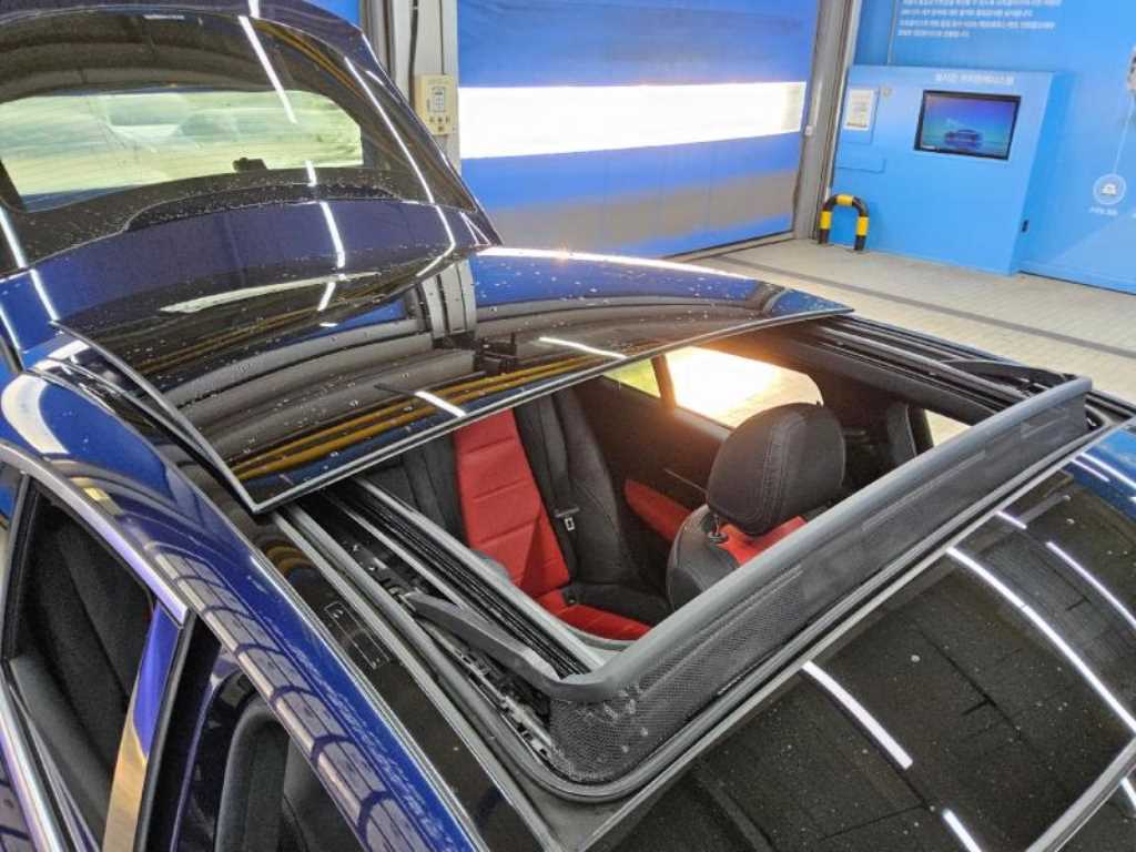 Mercedes Benz GLE Class - Vista 4