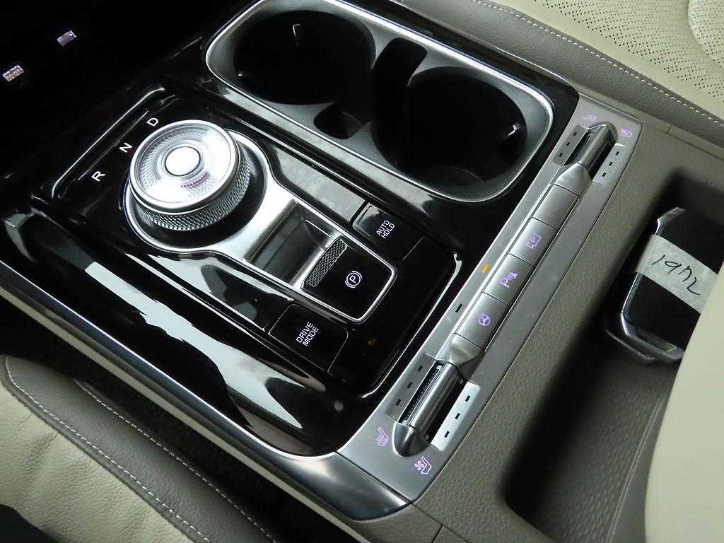 KIA Carnival - Vista 11
