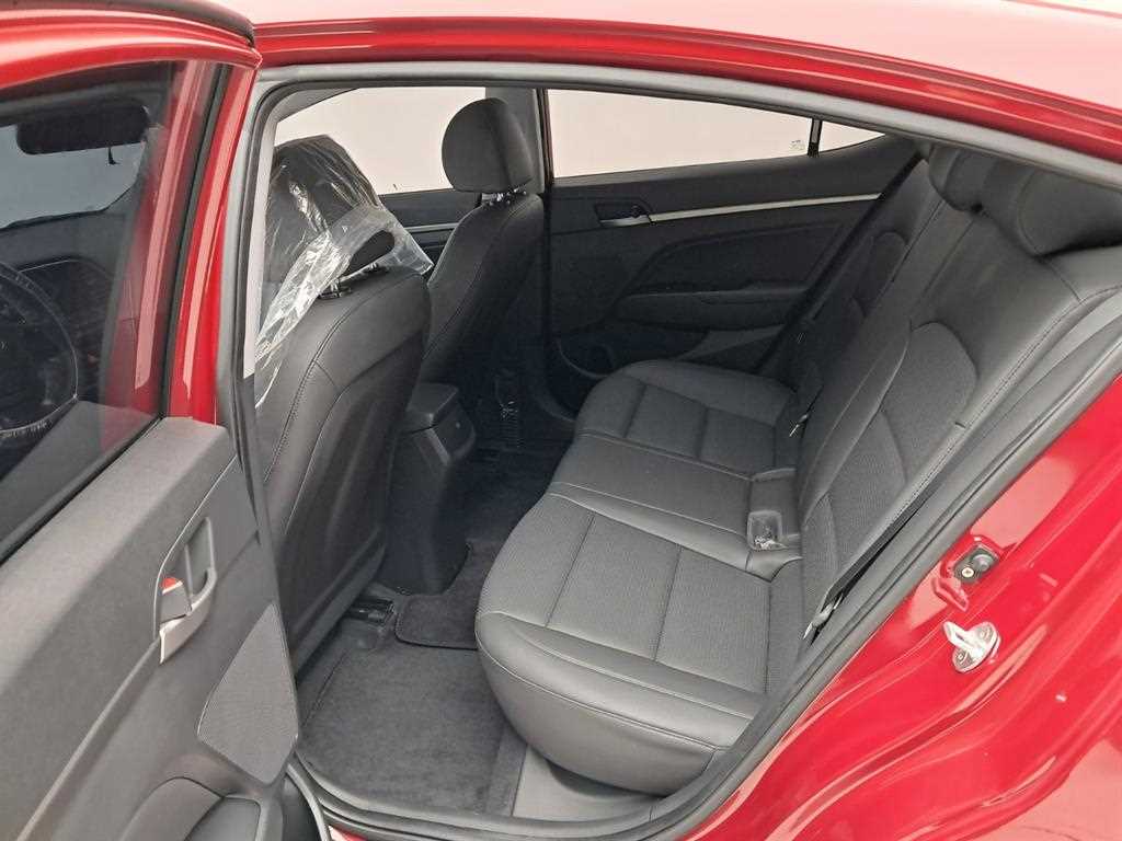 HYUNDAI Avante - Vista 12