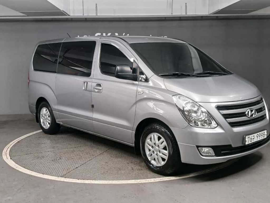 HYUNDAI Starex - Vista 5