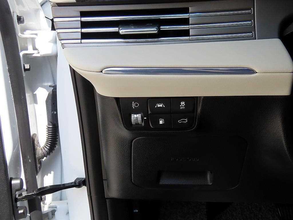 HYUNDAI Grandeur - Vista 11