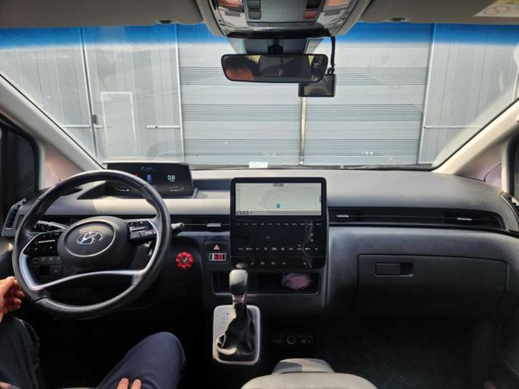 HYUNDAI Staria - Vista 5