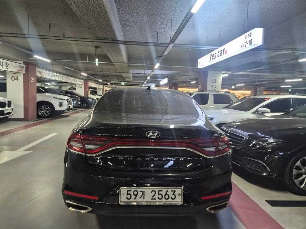 HYUNDAI Grandeur - Vista 5