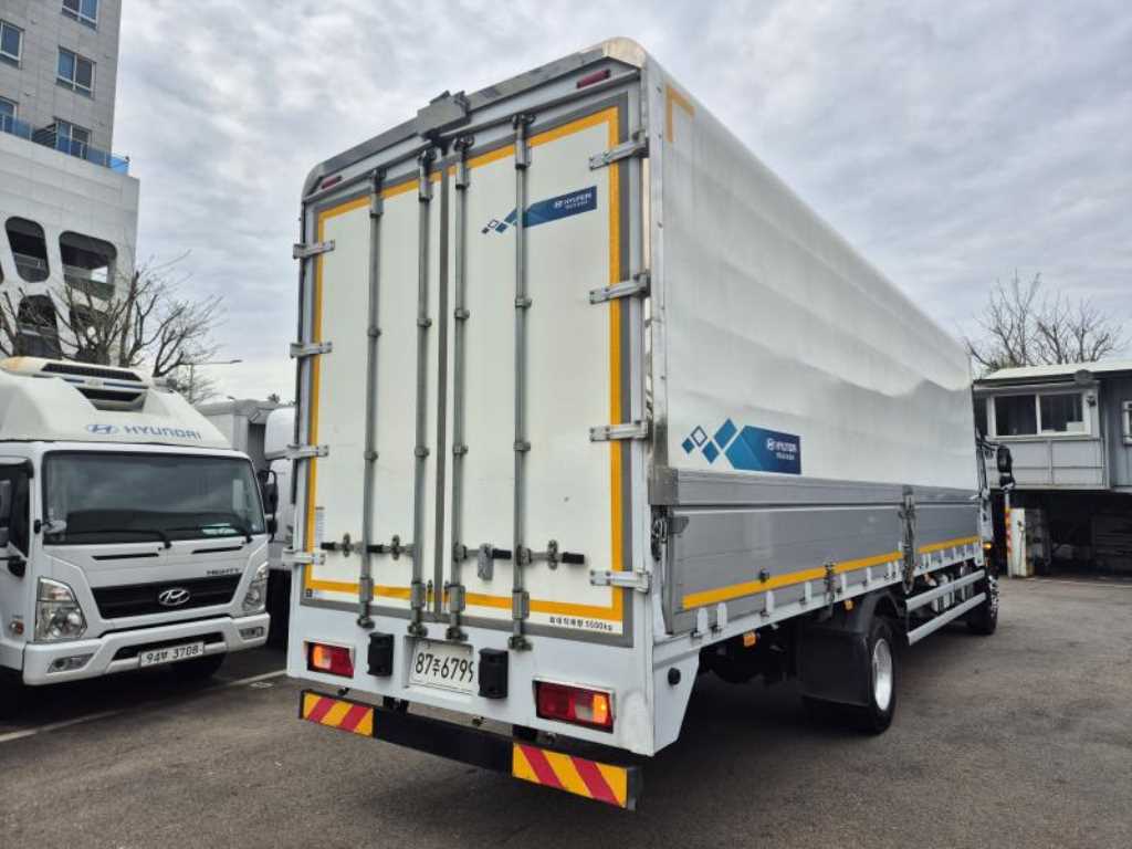 medium and large cargo truck - Vista 6