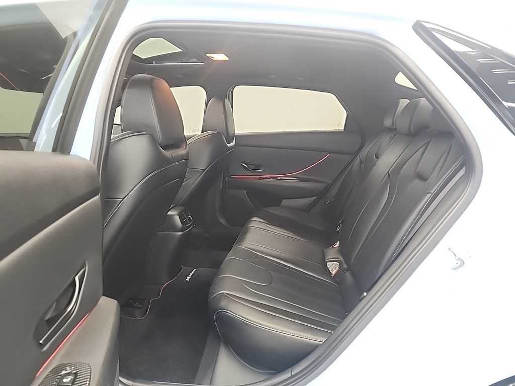 HYUNDAI Avante - Vista 12