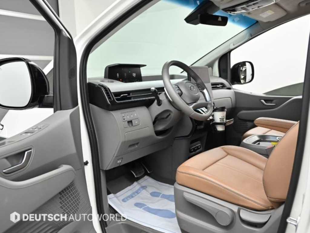 HYUNDAI Staria - Vista 11