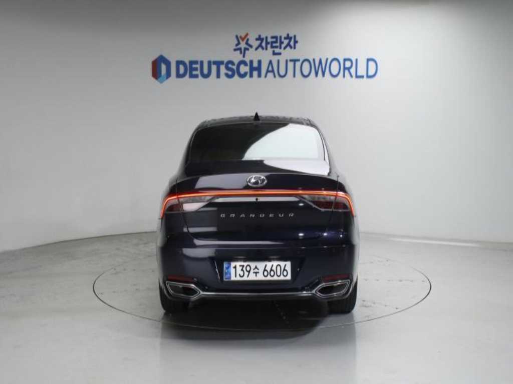 HYUNDAI Grandeur - Vista 5