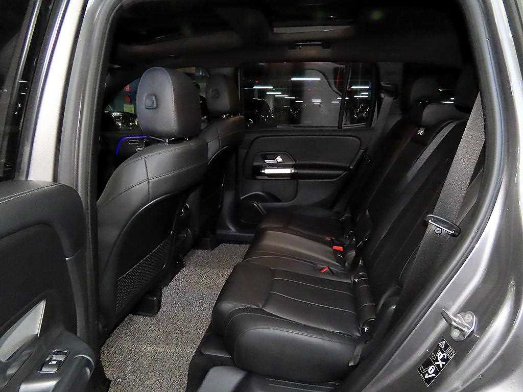 Mercedes Benz GLB Class - Vista 7