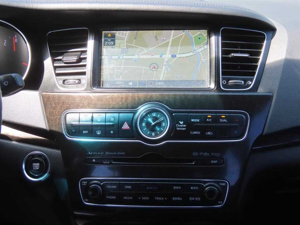 KIA K7 - Vista 10