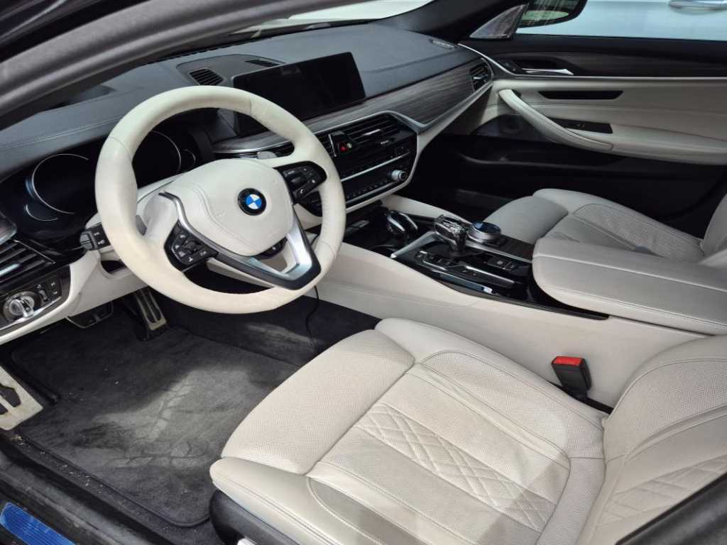 BMW 5 Series - Vista 3
