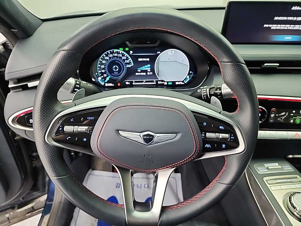 Genesis GV70 - Vista 9