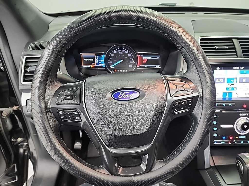 Ford Explorer - Vista 9