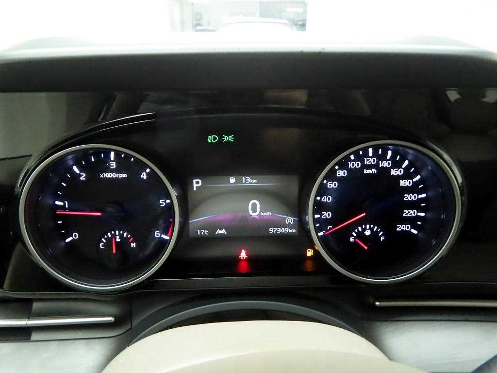 KIA Carnival - Vista 5
