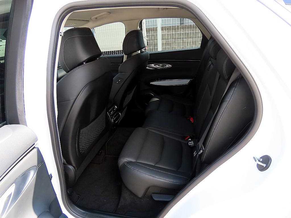 Genesis GV70 - Vista 6