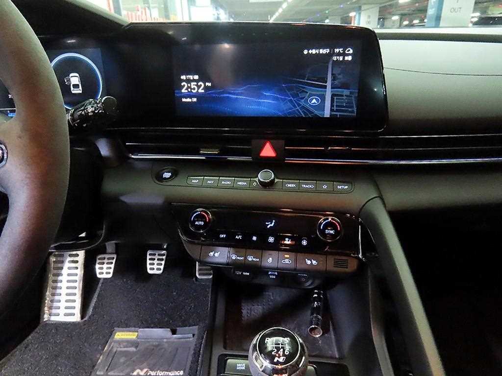 HYUNDAI Avante - Vista 11