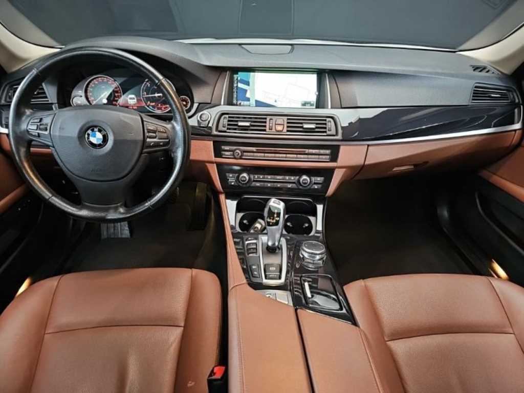 BMW 5 Series - Vista 5