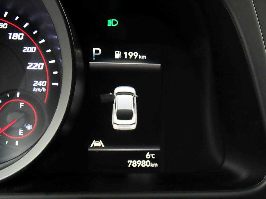 HYUNDAI Avante - Vista 8