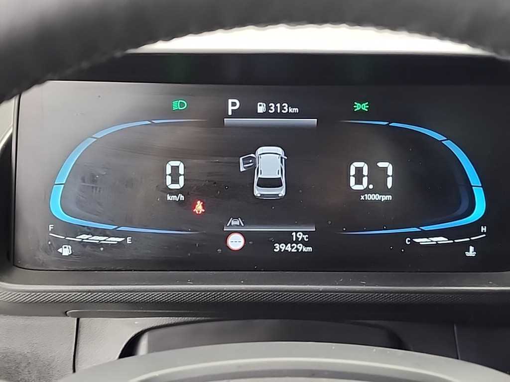 HYUNDAI Casper - Vista 6