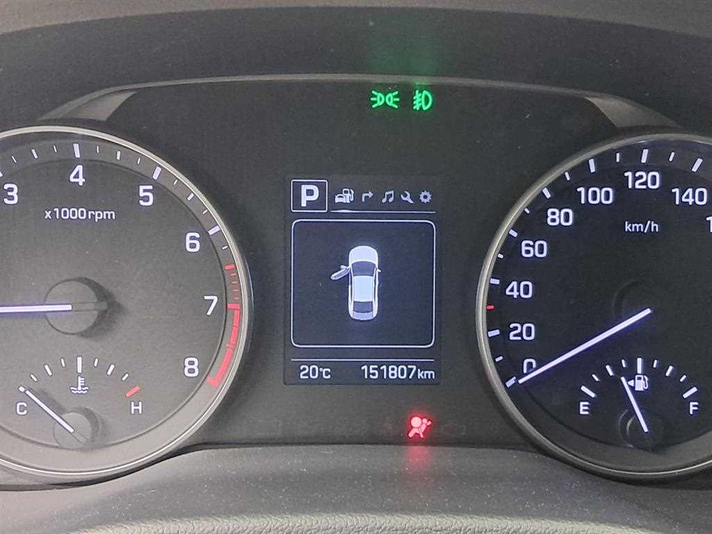 HYUNDAI Avante - Vista 8