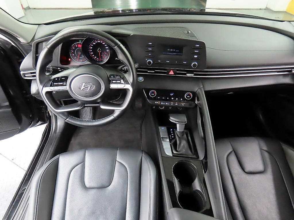 HYUNDAI Avante - Vista 7