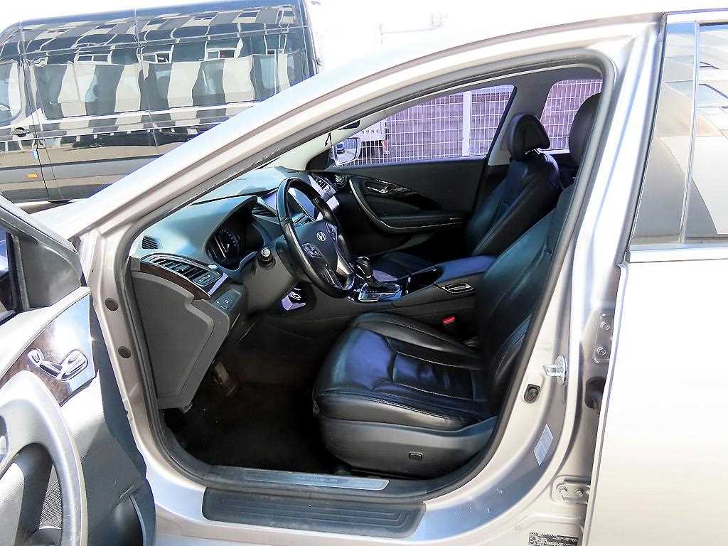 HYUNDAI Grandeur - Vista 5