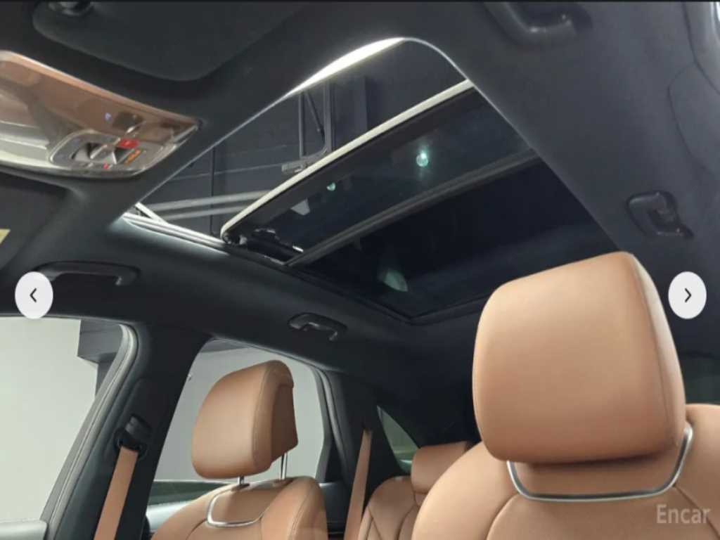 Genesis GV70 - Vista 8