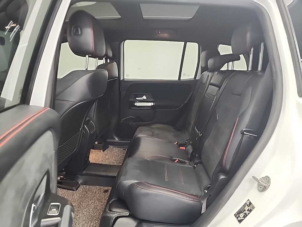 Mercedes Benz GLB Class - Vista 12