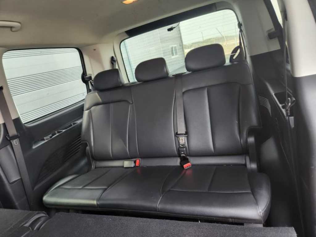 HYUNDAI Staria - Vista 9