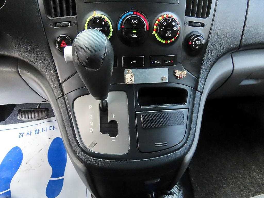 HYUNDAI Starex - Vista 11