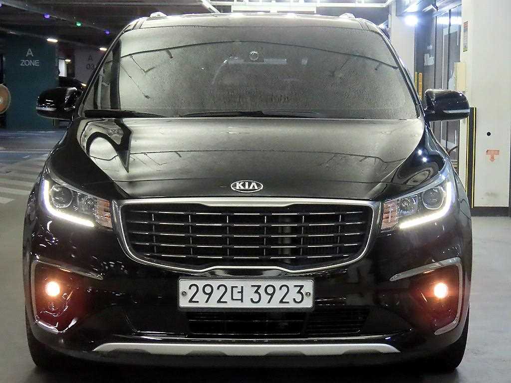 KIA Carnival - Vista 2